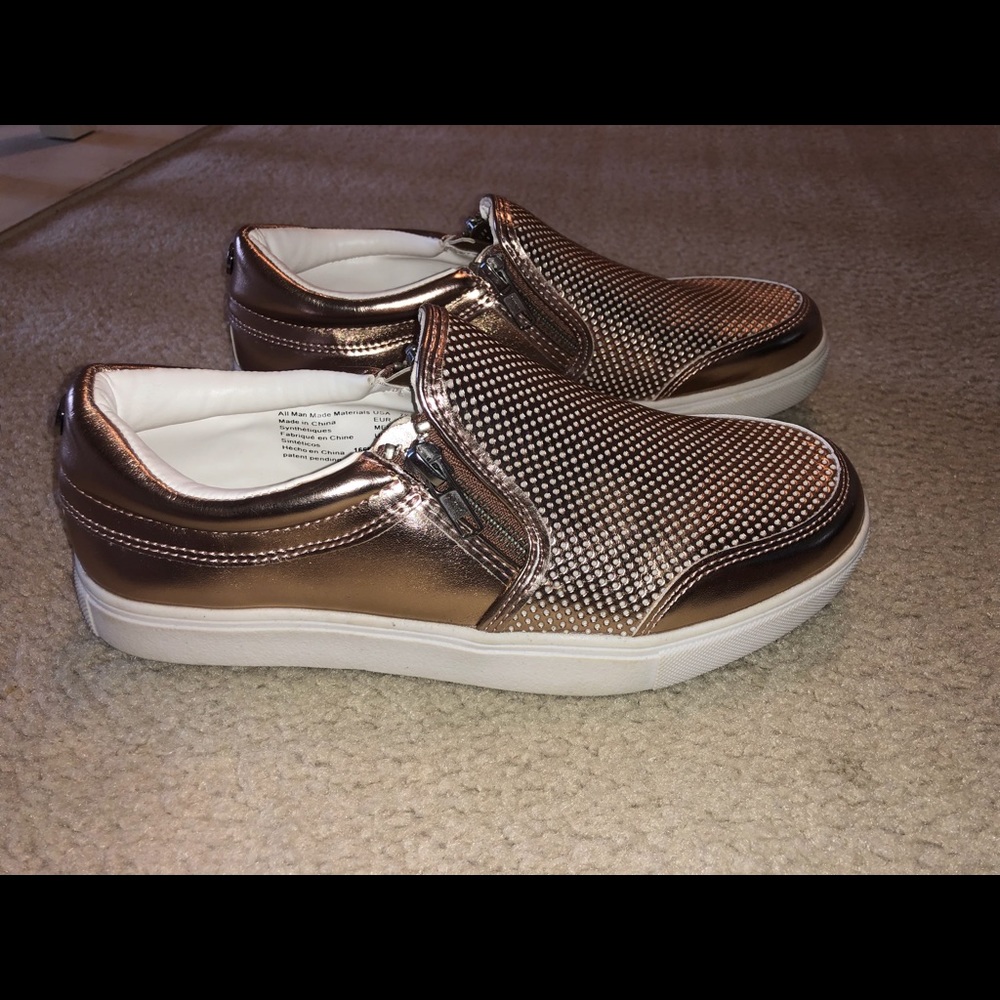 Metallic Pink Sneaker